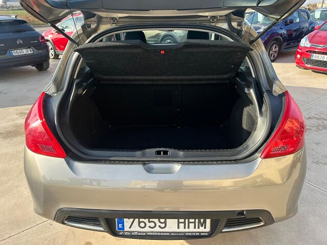 PEUGEOT 308 ACTIVE 1.6 AUTO SPANISH LHD IN SPAIN 112000 MILES SUPERB 2011